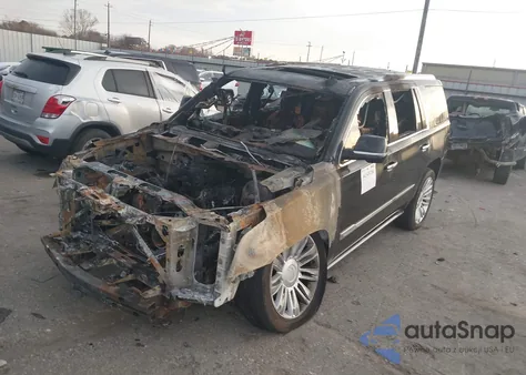 2016 Cadillac Escalade Platinum z USA, uszkodzony, nr VIN 1GYS4DKJ9GR265865